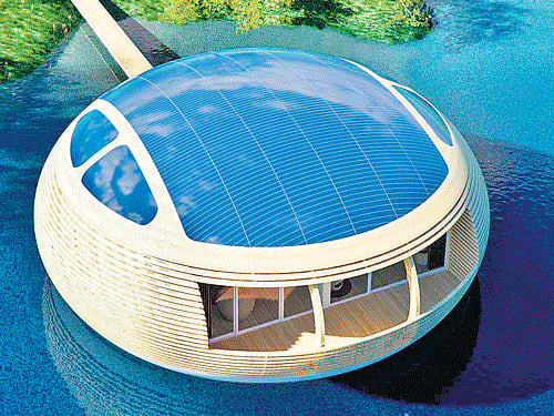 Italian architect designs eco-friendly floating home