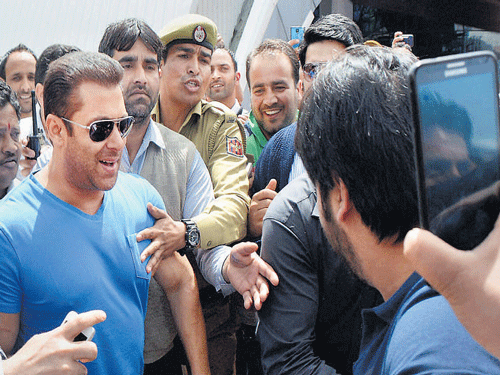 Actor Salman Khan at the Srinagar airport to shoot for a film in Srinagar.  FILE&#8200;PHOTO