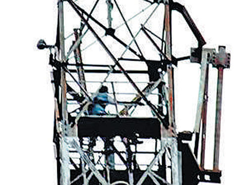 Sanjiva Rao spent 36 hours atop BSNL cell phone tower.
