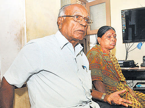 Madappa and his wife Kamalamma looks in Mysuru. DH photo/Prashanth HG