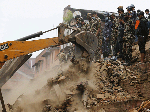 Nepal's overwhelmed government has been criticised by frustrated residents, hundreds of thousands of whom are desperate for assistance after Saturday's monster quake. Reuters