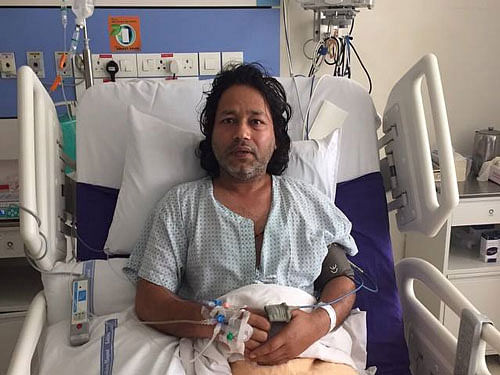 'Ignoring of health, preference to commitment only takes You to places, nobody ever wish to go to. First time in Kokilaben Hospital, Mumbai. New York se aate hi hospital me Bharti Hona padaa (Got admitted in the hospital just after coming back from New York,' the 41-year-old singer shared. Image courtesy: Kailash Kher twitter account  https://twitter.com/Kailashkher