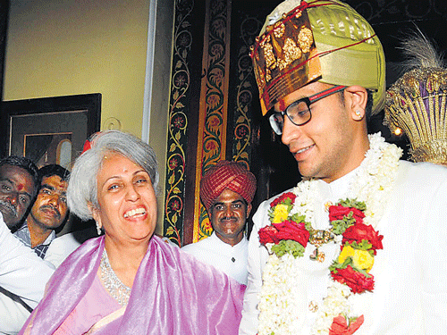 Pramoda Devi Wadiyar greets Yaduveer. KPN