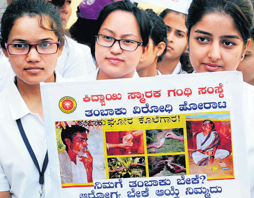 Say no to smoking: Nursing students participate in a rally taken out to mark World No Tobacco Day in the City on  Sunday. DH photo