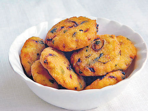 Avalakki Fritters or Vadas