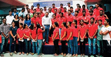 Jain Group of Institution's (JGI) sports achievers at the felicitation ceremony held in Bengaluru on Wednesday. DH PHOTO