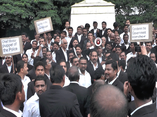 Lawyers protesting, dh photo