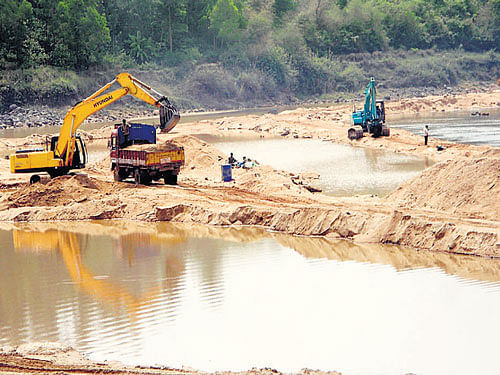 Due to non-availability of sand, thousands of houses under construction under various housing schemes like Basava and Indira Awas had come to a screeching halt and could not be completed within the stipulated time. DH file photo
