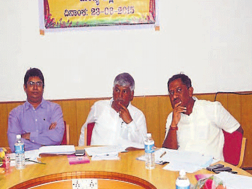 MP C S Puttaraju during the District Electricity Committee meeting, in Mandya, on Tuesday. DH photo