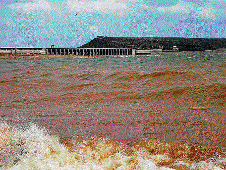 Swelling waters: Inflow into Almatti dam in Bagalkot district went up owing to copious rain in catchment areas. DH