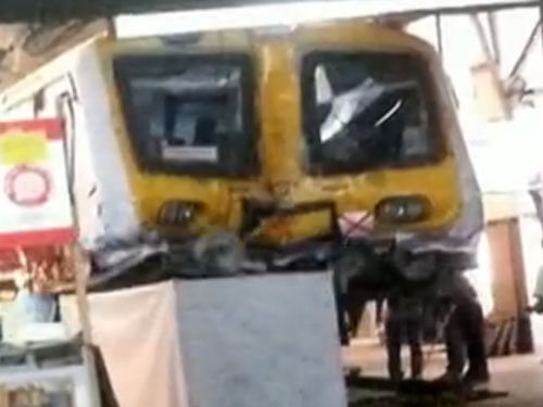 The fast train coming from Bhayander rammed into the dead end on platform no.3 of Churchgate station at around 11.25 AM when the motorman could not stop the local. Screen Grab