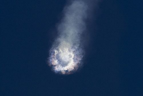 An unmanned SpaceX Falcon 9 rocket explodes after liftoff from Cape Canaveral, Florida, June 28, 2015. The rocket exploded about two minutes after liftoff on Sunday, destroying a cargo ship bound for the International Space Station, NASA said. REUTERS