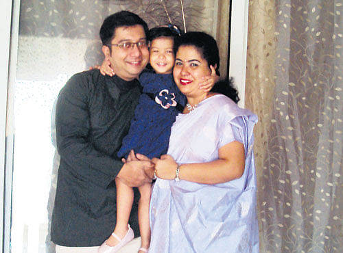 COMFORTABLE Rishi Nandan, Rishava and Kabita