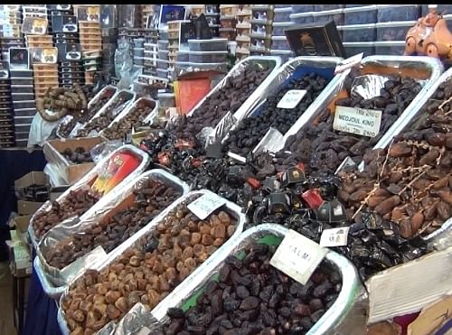 Dates in Russel Market. DH photo