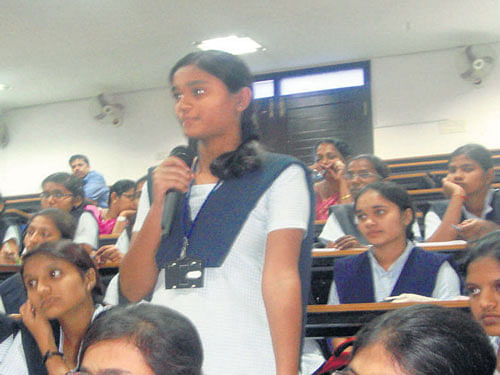 Students ask questions at the science orientation workshop organised by the Jawaharlal Nehru Centre for Advanced Scientific Research at its campus in Bengaluru recently. DH photo