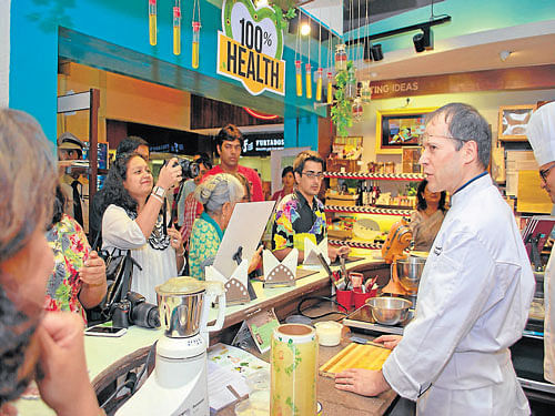 A workshop where food enthusiasts and bloggers were seen savouring pistachio desserts.