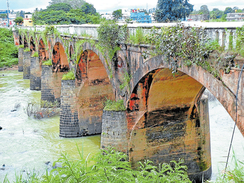 A view of Praserpett bridge built across river Cauvery near Kushalnagar Tollgate. DH photo