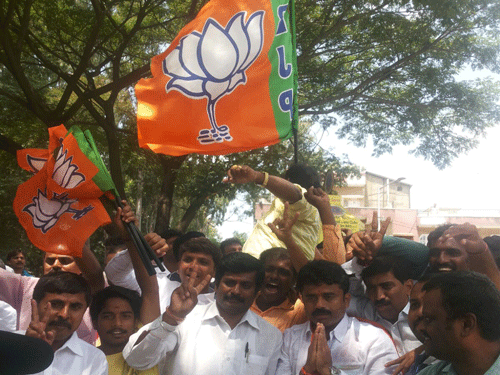 BJP supporters rejoicing their win in BBMP election