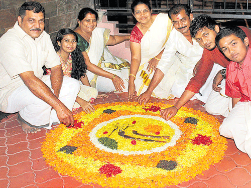 Keralites settled in the City celebrated Onam creating a Pookalam, while Bengalureans celebrated the day by observing Varamahalakshmi and Upakarma festivals. DH photo
