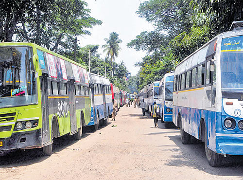 With BMTC buses and school vans staying off the roads on Wednesday, . DH Photo