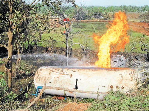 LPG Tanker Accident. DH File Photo.