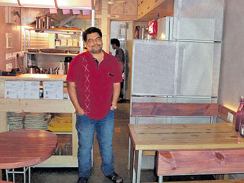 Freedom Cafe's owner, Elavarthi, wants to transform it into a place where natural dialogue can happen. DH&#8200;Photo