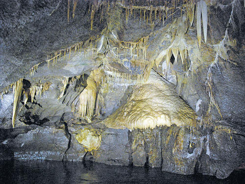 enchanting A section of  Marble Arch Caves (PHOTO BY  Author)