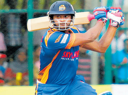 TIMELY INNINGS: Chethan Williams of Hubli Tigers en route his knock of 43 in Mysuru on Tuesday.