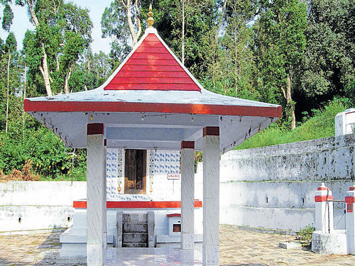 serene A view of the Akkavva Sthana shrine. Photo by author