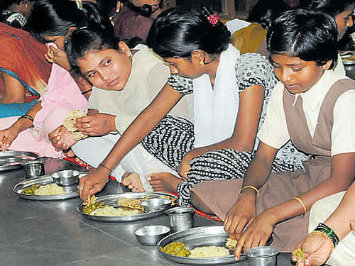 It is mandatory to include protein-rich food as per Backward ClassesWelfare Department rules. DH PHOTO