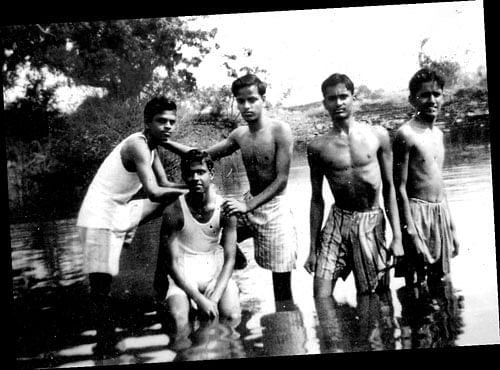 (From left to right) KN Nagaraj, BR Muralidhar (sitting), RK Rama Rao, H M Sangappa and the author at a lake in Jogimut Hill, Chitradurga in 1956.
