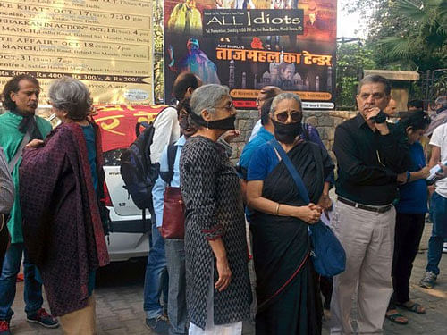 Writers from different languages converged for the silent march carrying huge banners from Sri Ram Centre at Safdar Hashmi Marg to the Sahitya Akademi building, where they submitted a memorandum to the Akademi demanding that it pass a resolution pledging to take stern steps to safeguard the freedom of speech and right to dissent of the writers. Image courtesy: Twitter
