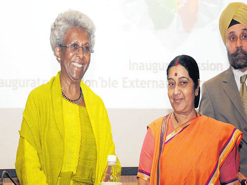 External Affairs Minister Sushma Swaraj and  Ethiopian Ambassador, Genet Zewdie (L) at the inauguration of 3rd India Africa Editor's Forum in New Delhi on Sunday. DH Photo