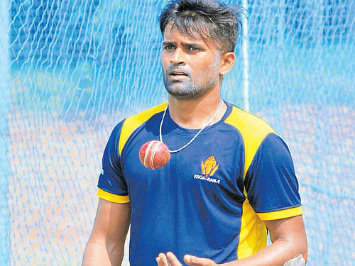 UNDER PRESSURE: Skipper Vinay Kumar's form with the ball will be crucial for Karnataka. DH FILE PHOTO