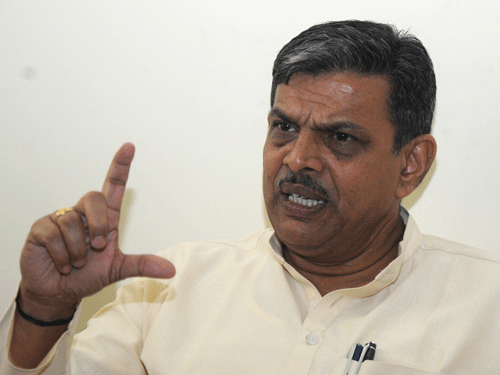 'The RSS is not a punching bag for any of these so-called liberal, pseudo-secular, intolerant people,' RSS joint general secretary Dattatreya Hosabale said. DH File Photo.