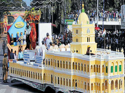 The Mysuru district administration presented a tableau on Shubharambha, its mass marriage programme, during Jamboo Savari, the grand finale of Dasara  celebrations, recently. DH file photo
