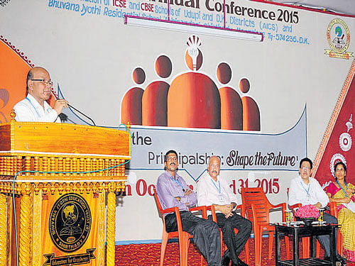 AICS President Dr T J Qadros addreses at the annual conference of the Association of ICSE and CBSE schools of Udupi and DK district (AICS) at Shirthady. DH photo
