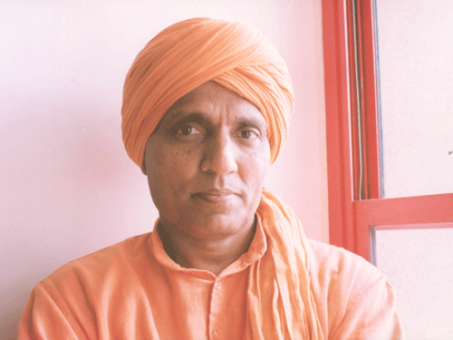 Alleging that there has been mind boggling violence in the name of religion in the country, Agnivesh said scientists, literary figures, artistes have returned their awards in protest against intolerance. DH File photo