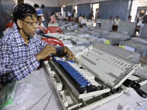 Two hours into counting of votes on Bihar, different TV channels showed different leads of the vote count in Bihar on Sunday, triggering confusion. PTI file photo