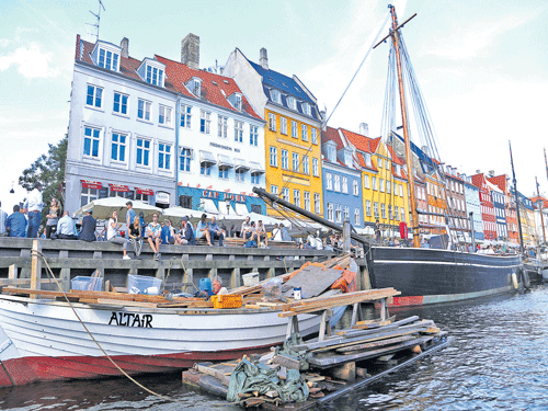 colourful structures lining the Nyhavn or the new harbour area in Copenhagen. (Photo by author)