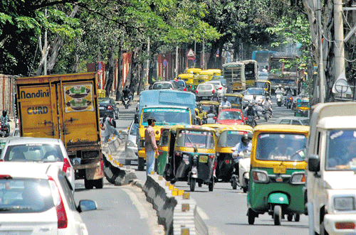 Speaking to Deccan Herald, Ravichandar, an urban expert, said the key emphasis was on Whitefield where the roads lack proper connectivity. dh file photo