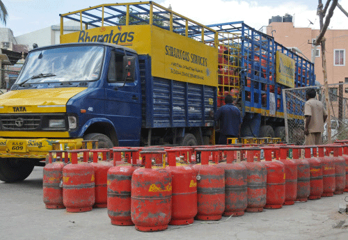 According to the statistics collected from the three major gas suppliers, around three lakh LPG consumers have given up their gas subsidy voluntarily which, the Central government says, would be used to provide gas connections to the economically weaker sections. DH File Photo.