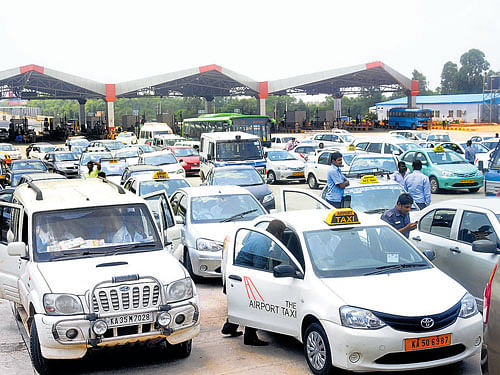 The Passenger Car Unit (PCU) value on the airport road was estimated to touch 25,000 by 2015. But it surpassed that figure in 2012 itself. The current PCU value is 40,640. DH FILE PHOTO