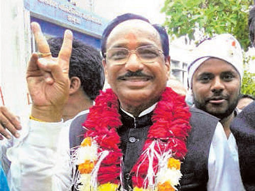 "Congress candidate Kantilal Bhuria flashes victory sign after winnning the Ratlam- Jhabua Lok Sabha seat in Jhabhua, Madhya Pradesh on Tuesday. PTI