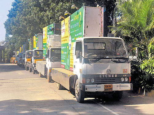 These mobile display vans of the Palike will traverse the  City creating awareness about garbage segregation. DH Photo