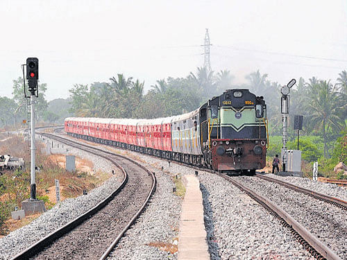 As against 83 per cent of the mail/express trains running on time in fiscal 2013-14, the punctuality rate came down to 79 per cent in 2014-15, Minister of State for Railways Manoj Sinha informed Lok Sabha today. DH file photo