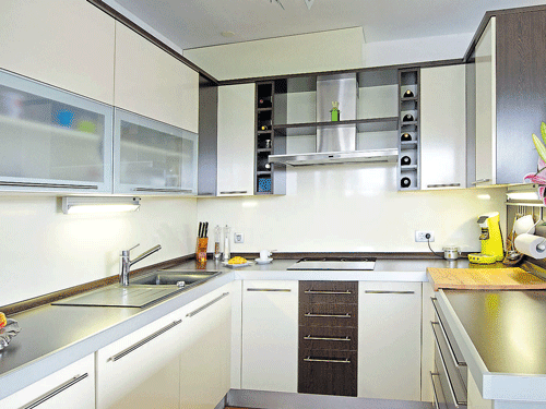 Stainless steel countertops are easyto maintain and eco-friendly.