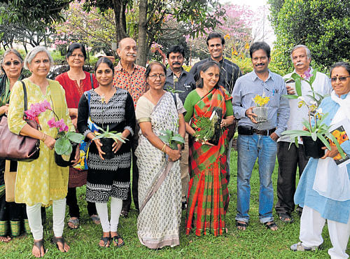 COMMON PASSION (Back row, from left): Raji, Sandhya Mahesh, Kalyanpur, Sanjeev and Sriram. (Front row, from left): Gayatri, Rama, Dr Parvathi, Nalini, Nageshwar, Ramkumar and Sudha. DH PHOTO