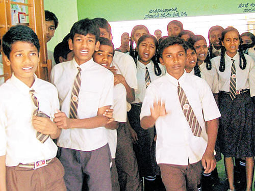 Students of Morarji Desai Residential School explain that all is well at the hostel in Halebeedu in Hassan district.  DH&#8200;photo