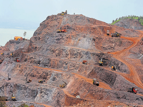 HARSH&#8200;REALITY: Women and children were subjected to exploitation when iron ore mining was at its peak in Ballari district, says the report of the fact-finding committee. DH file PHOTO